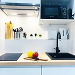 Studio Ponthieu Sur Champs Elysees - Calme & Design Paris